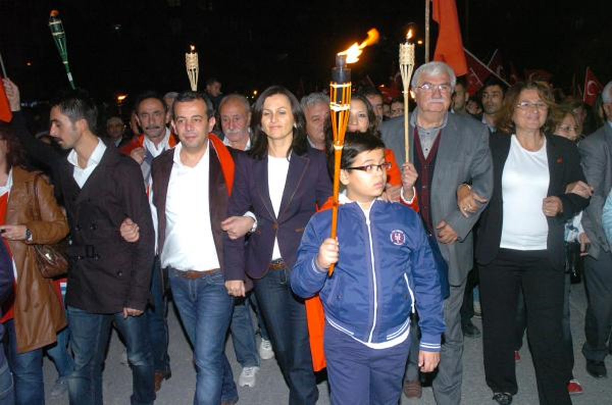 Bolu\'da Cumhuriyete Sahip Çık Yürüyüşü