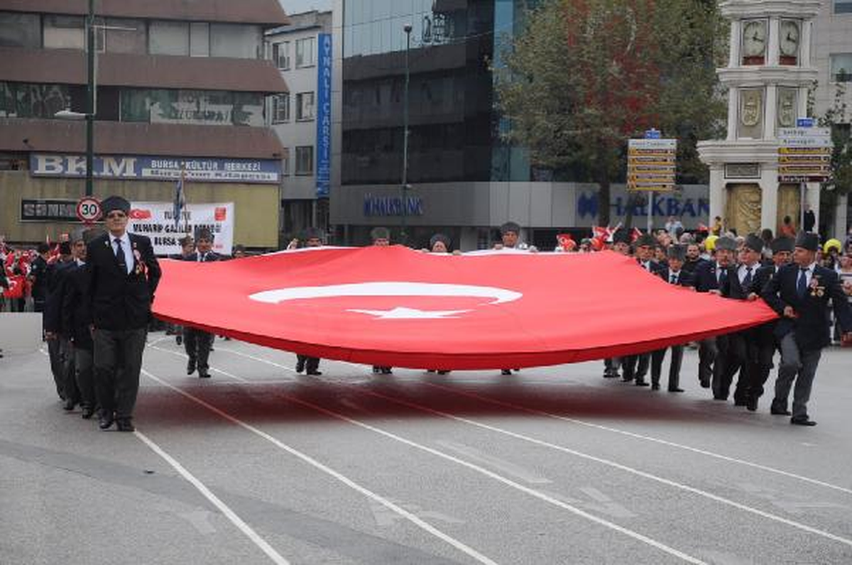Bursa\'da Cumhuriyet Coşkusu