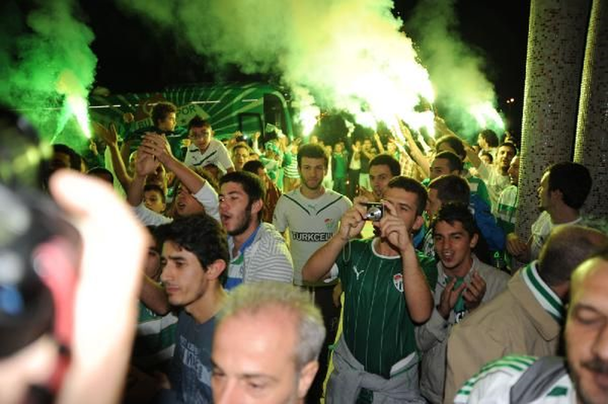 Bursaspor\'a Coşkulu Karşılama