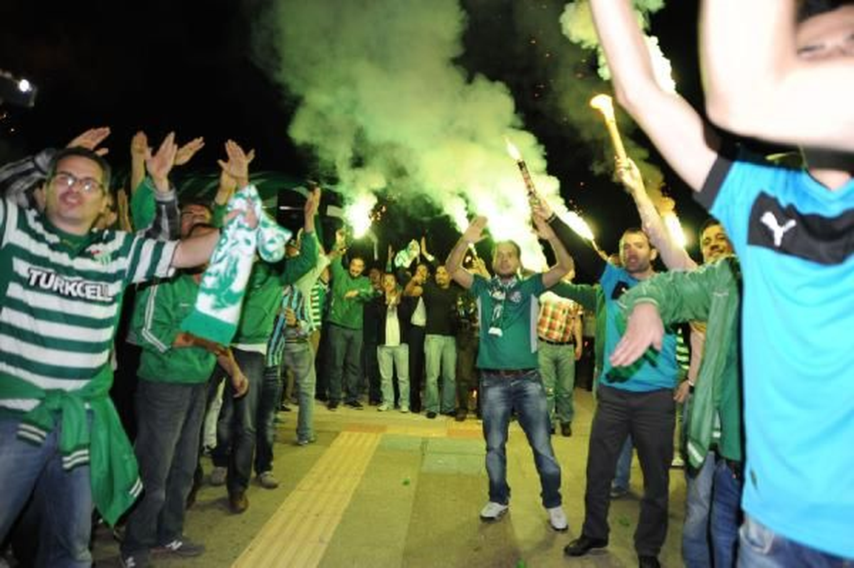 Bursaspor\'a Coşkulu Karşılama