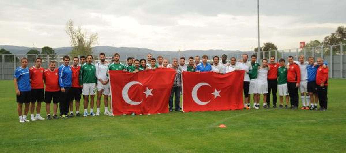 Bursaspor Teknik Direktörü\'nden Cumhuriyet Bayramı Mesajı