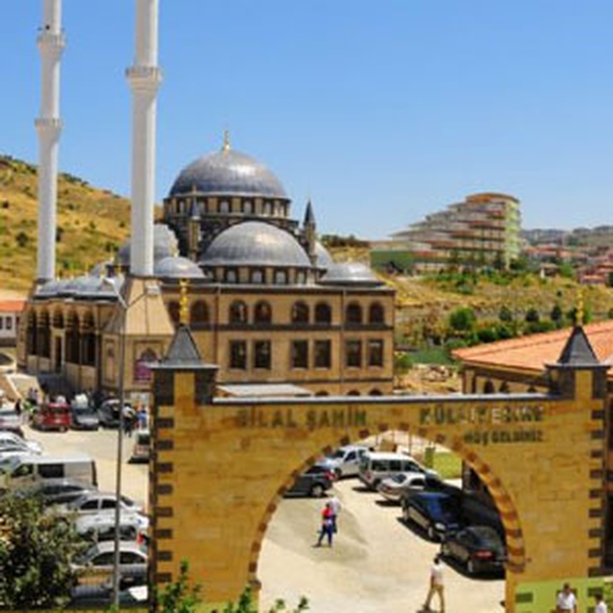 Camiye Davet İçin Kapı Kapı Dolaşıyorlar
