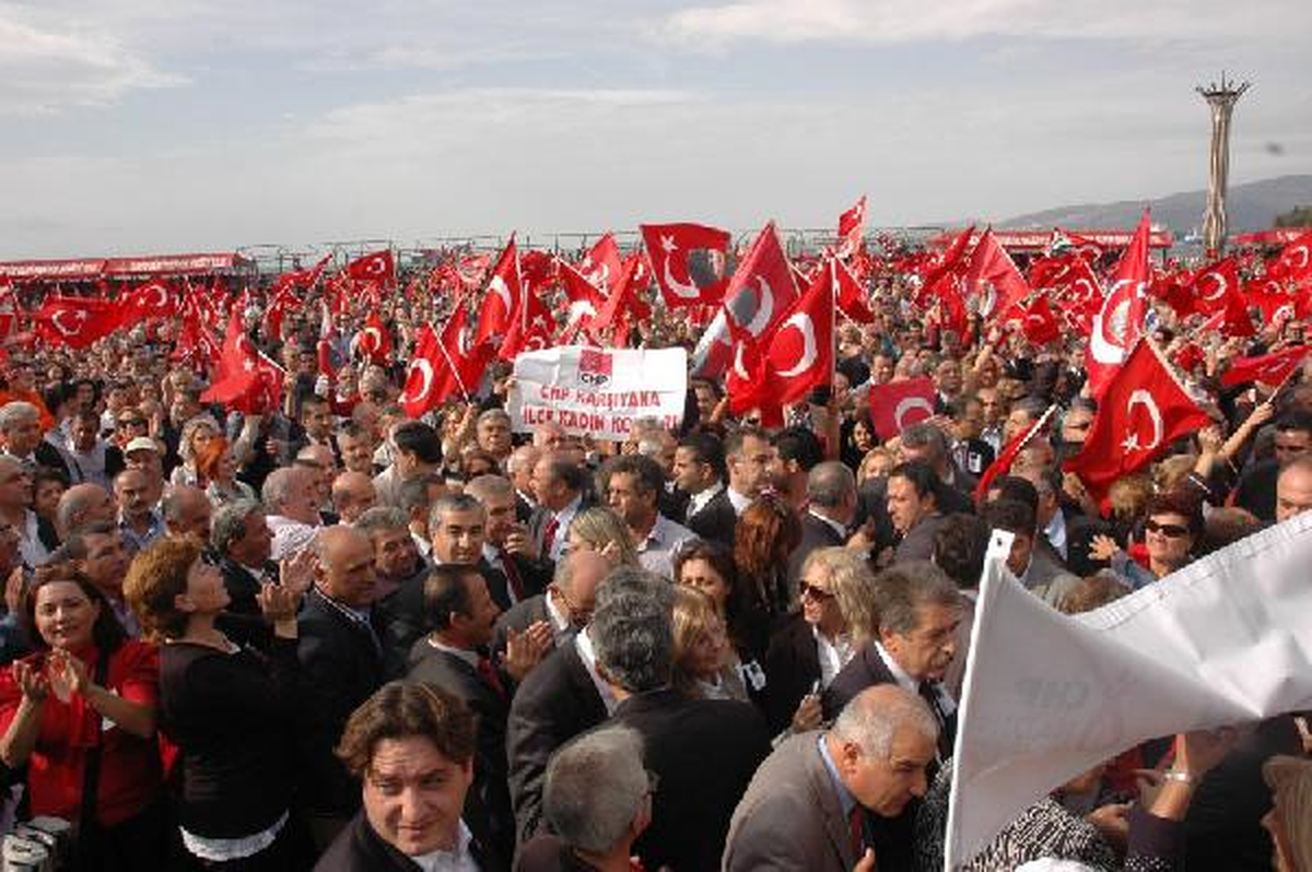 CHP\'den İzmir\'de İkinci Kutlama
