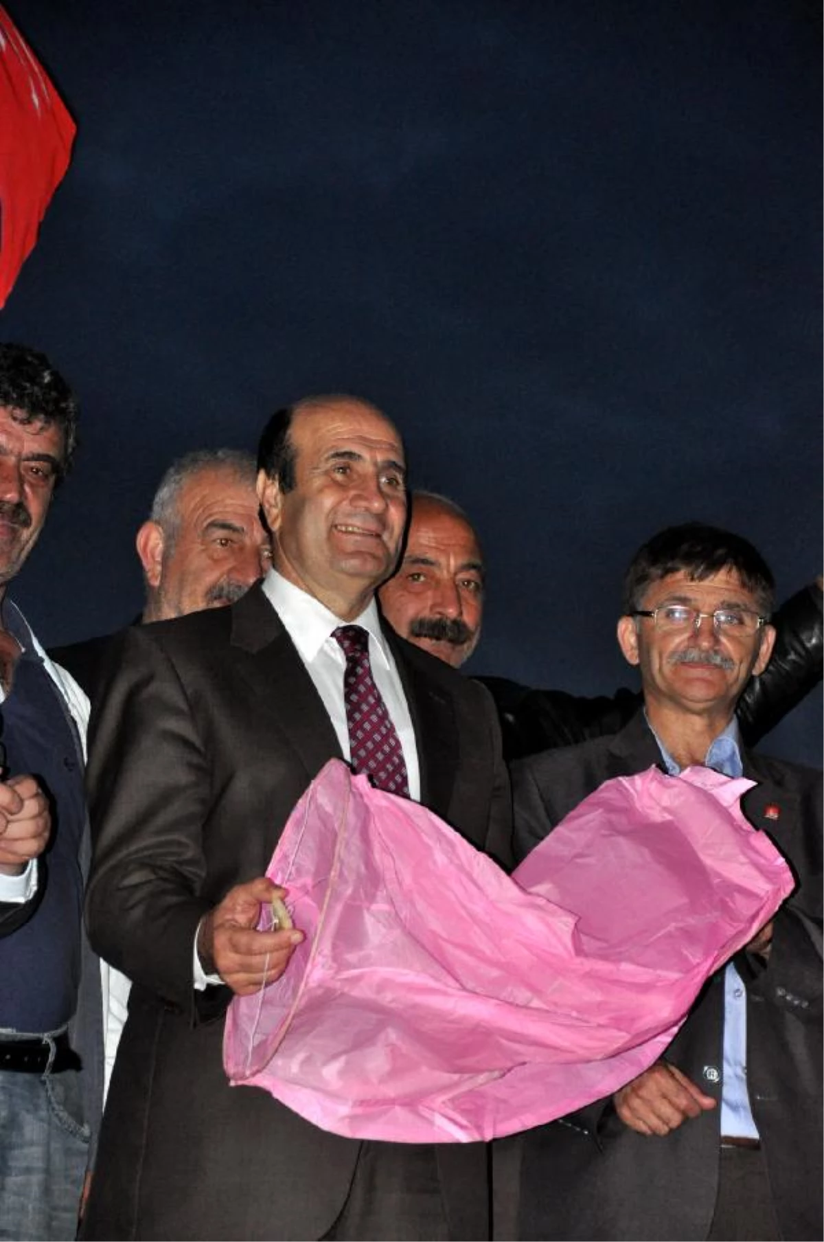 CHP\'lilerın Havai Fişekli Cumhuriyet Bayramı Kutlamasında Arbede