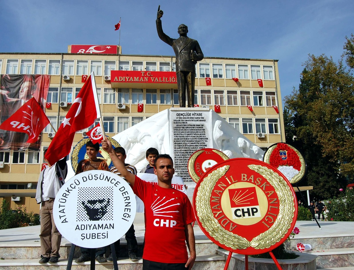 CHP\'nin Cumhuriyet Kutlamaları Olaysız Bir Şekilde Gerçekleşti