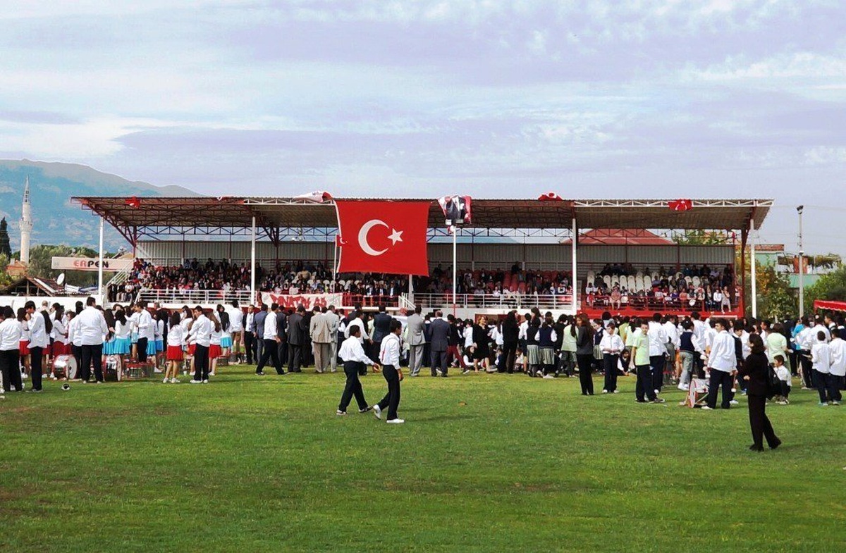 Cumhuriyet Bayramı, Sarıgöl\'de Coşkuyla Kutlandı