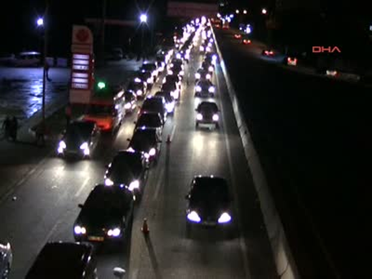 Dönüş Yolunda 10 Kilometre Kuyruk