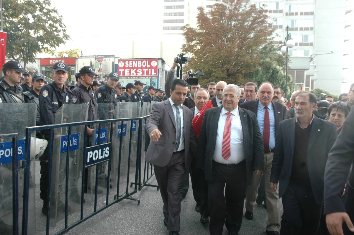 DSP Genel Başkanı Türker, Cumhuriyet Yürüyüşüne Katıldı