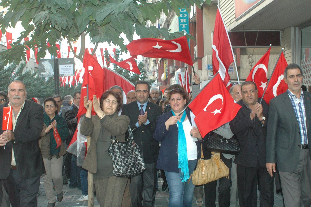 Elazığ\'da Cumhuriyet Yürüyüşü