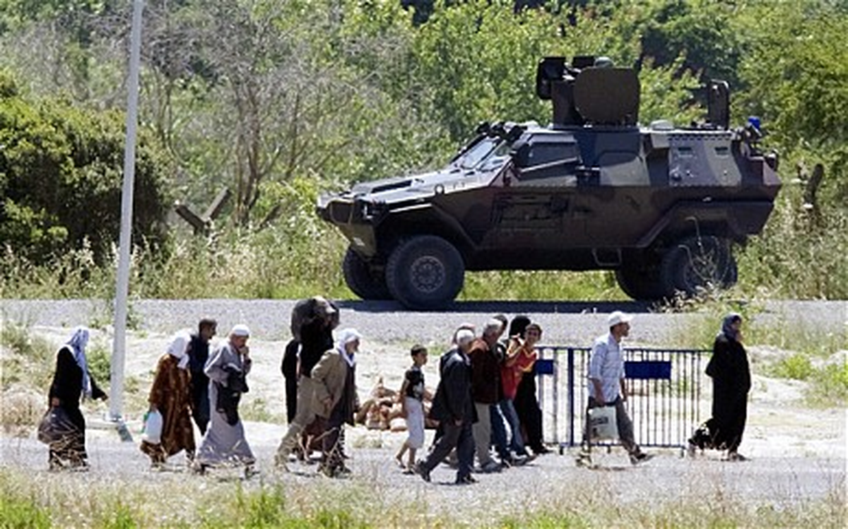 Esed\'in Askerleri Türkiye\'ye Geçti