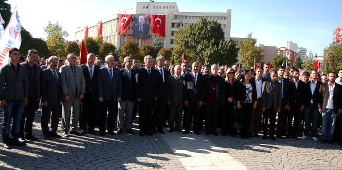 Gaziantep\'te CHP\'den \'Alternatif\' Cumhuriyet Kutlaması