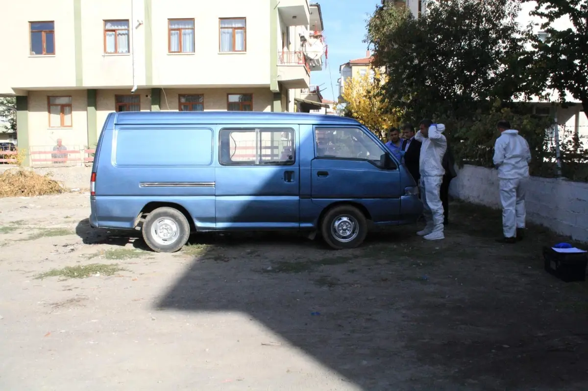 İki Kardeşi Kafasına Sıkarak Öldürdüler