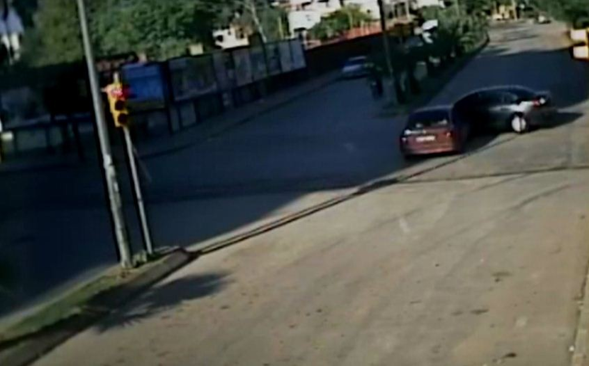 Işık İhlali Yapan Otomobil Başka Otomobille Çarpıştı: 6 Yaralı