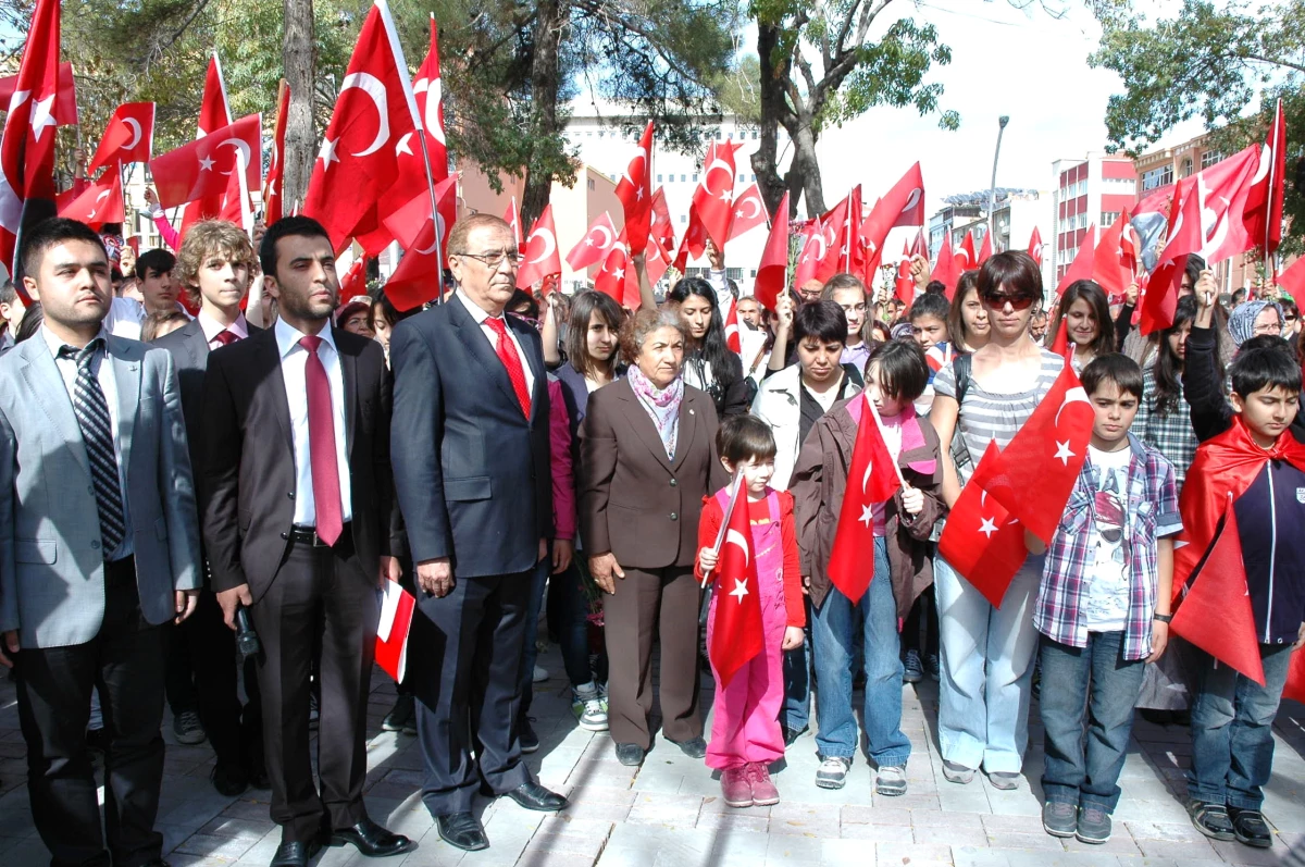 Karaman\'da CHP\'den Cumhuriyet Bayramı Kutlaması