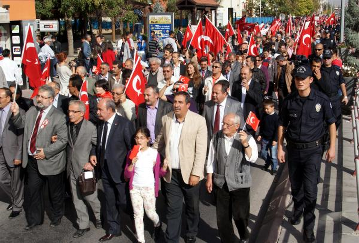 Kayseri\'de CHP ve İşçi Partisinden Ortak Alternatif Cumhuriyet Yürüyüşü