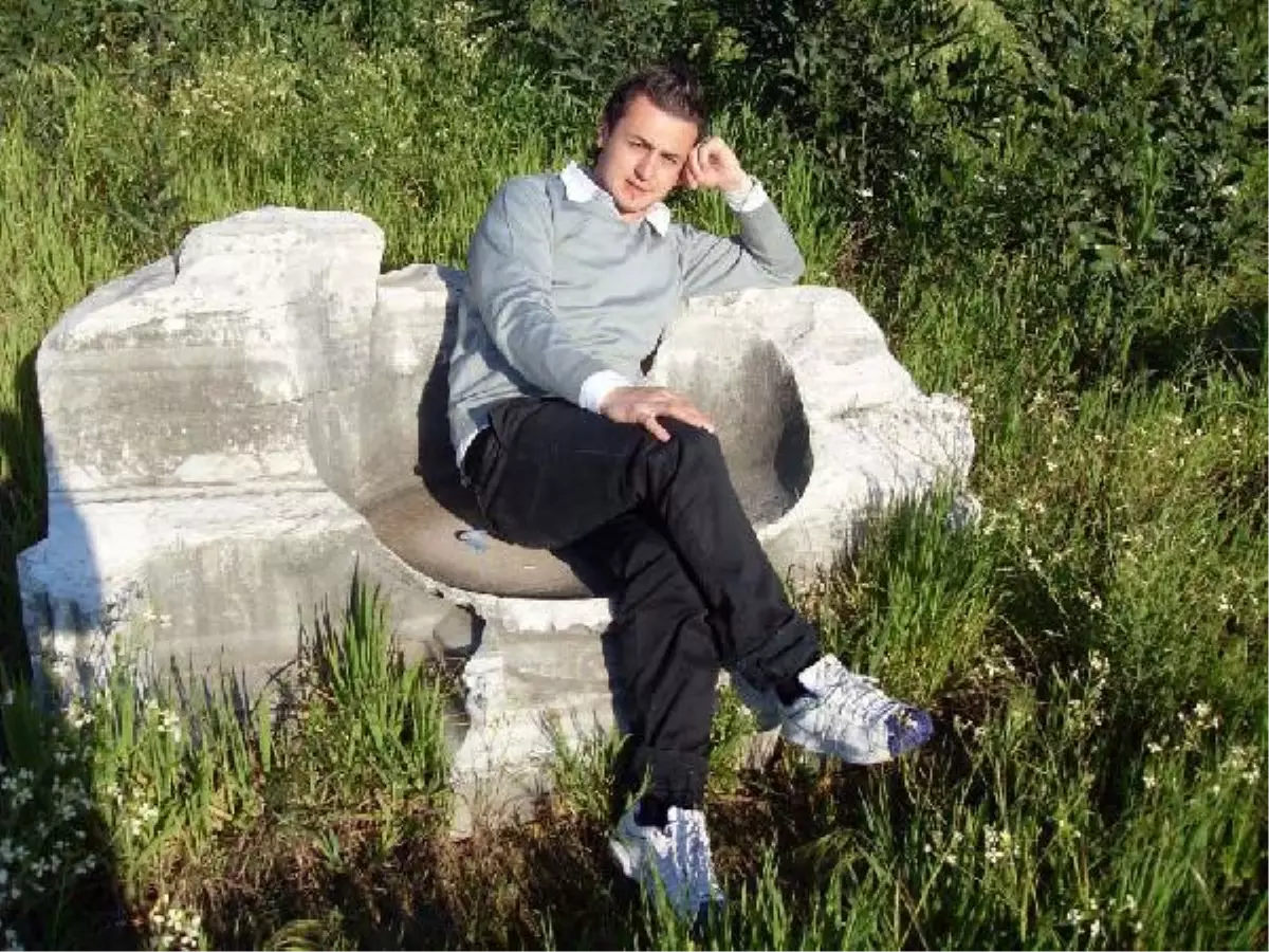 Kaza Yapan Arkadaşlarını Bırakıp Kaçmışlar