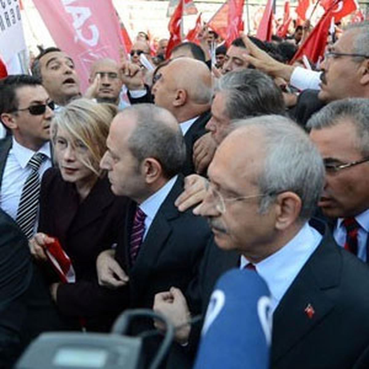 Kılıçdaroğlu\'na Biber Gazı İddiası