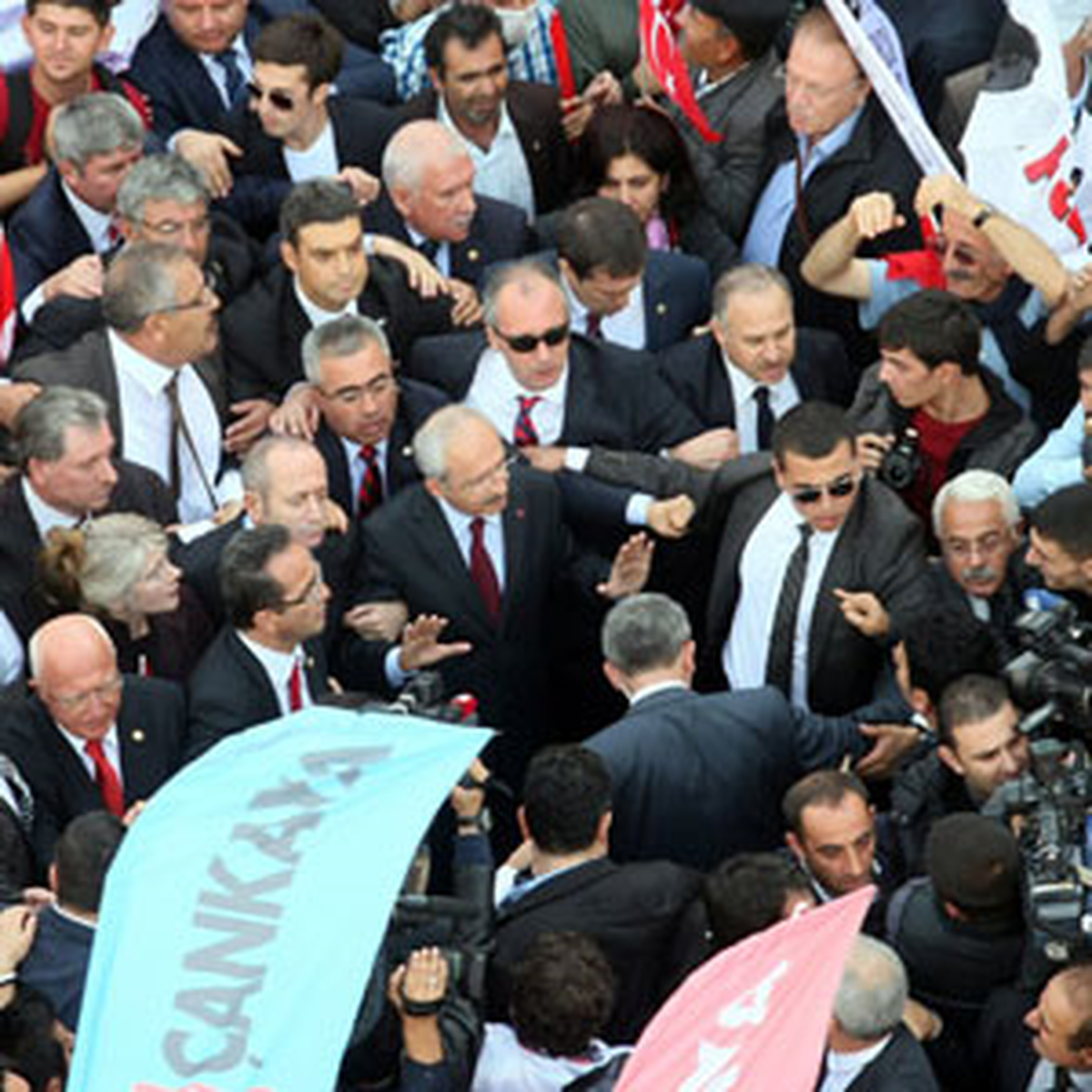 Kılıçdaroğlu\'na Biber Gazı
