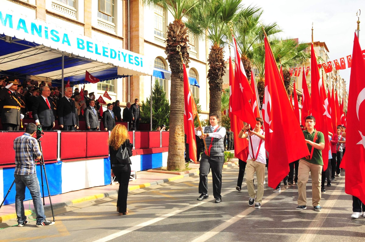 Manisa\'da Cumhuriyet Bayramı Coşkusu