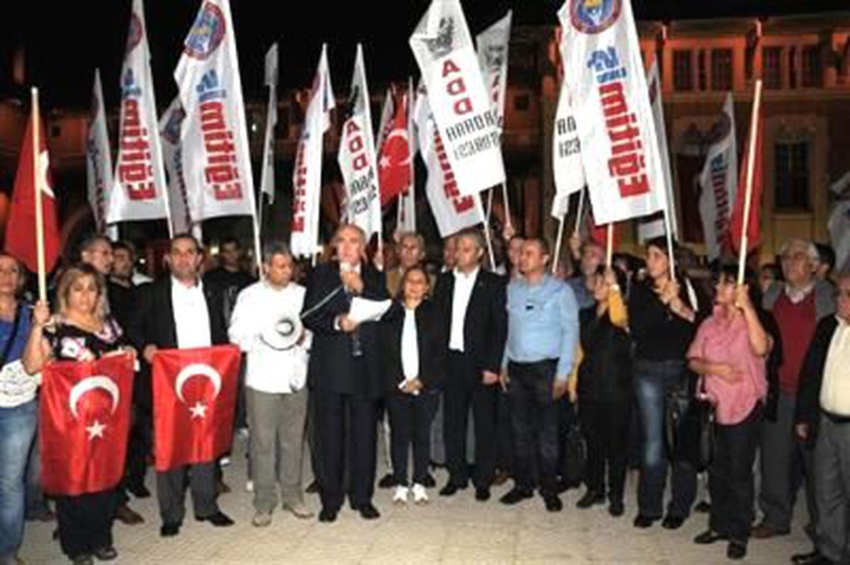 Memurlardan Gece Açıklaması