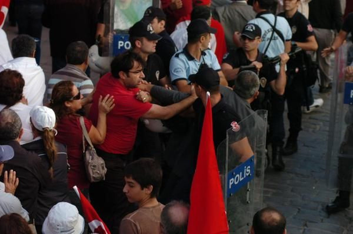 Mersin\'de Bayram Gerginliği