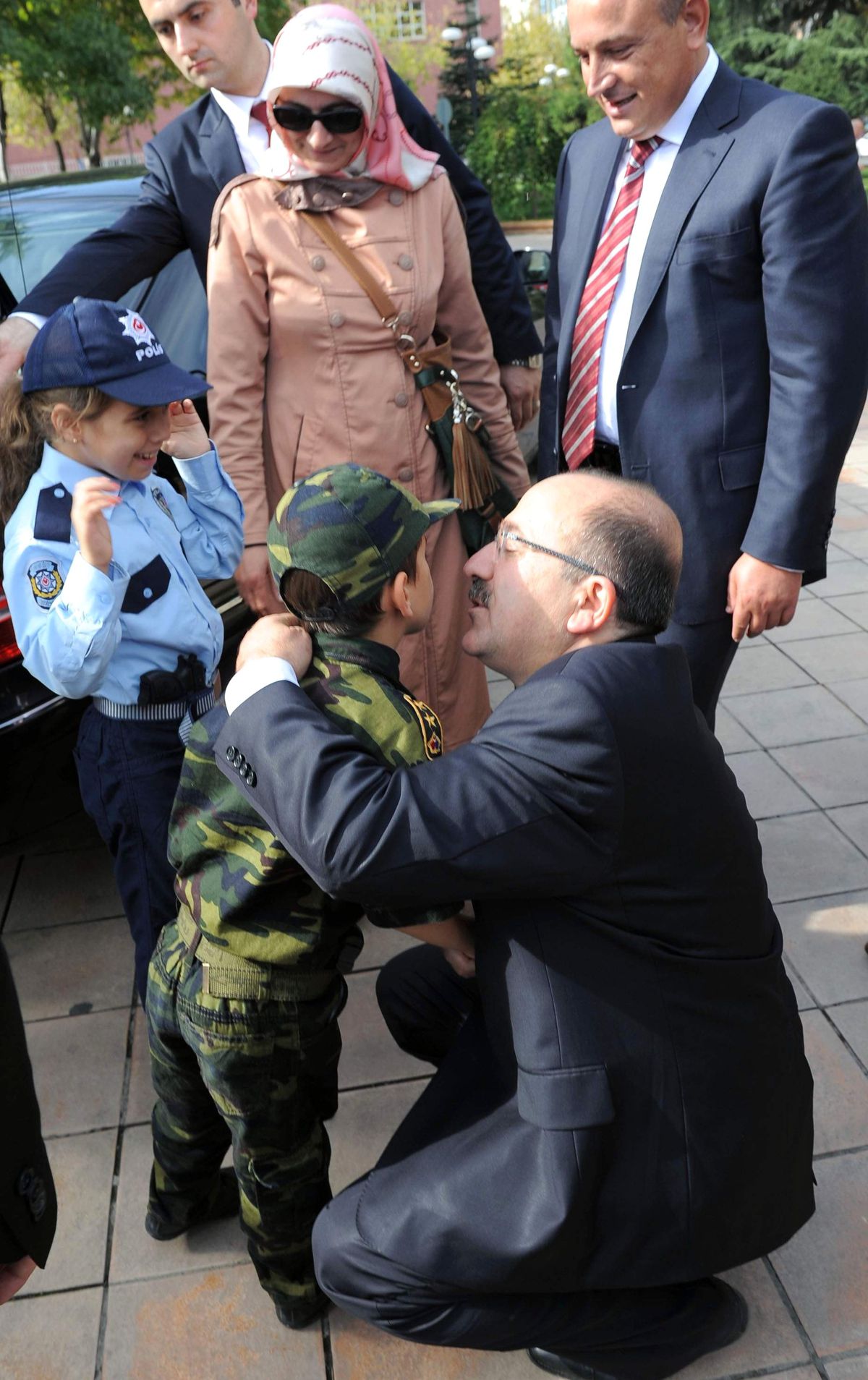 Öğrencilerden Vali Kızılcık\'a ve Başkan Gümrükçüoğlu\'na Sevgi Seli