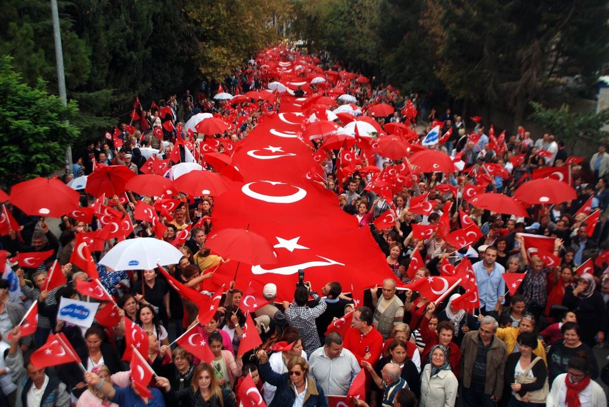 On Bin Yalovalı Cumhuriyet İçin Yürüdü