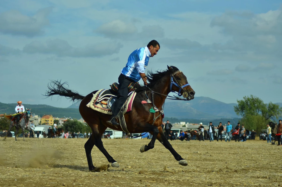 Rahvan At Yarışları 46 Yıl Aradan Sonra Tekrar Düzenlendi