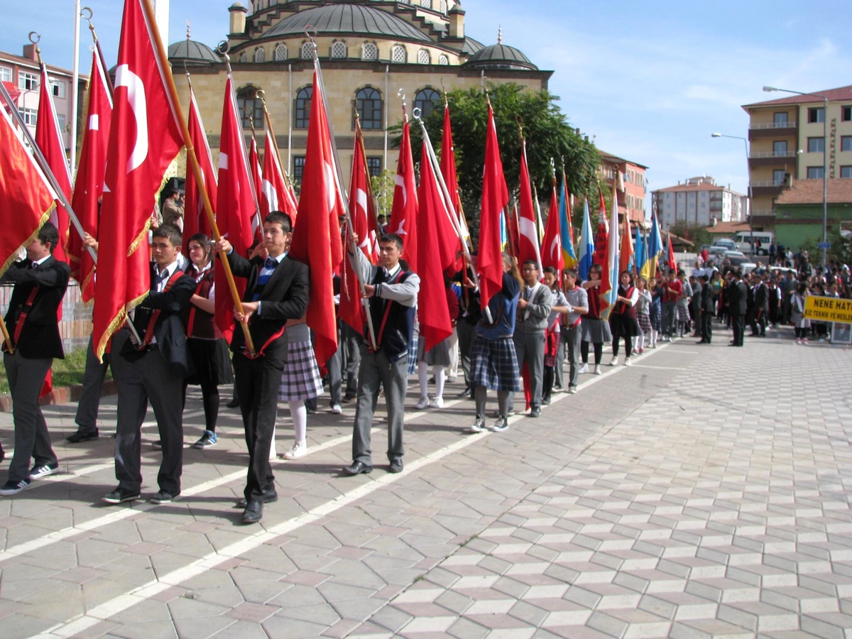 Sorgun\'da Cumhuriyet Bayramı Halaylarla Kutlandı