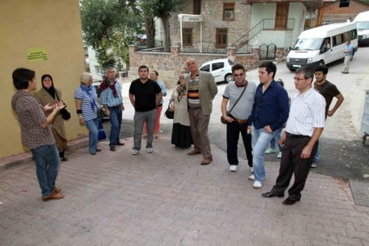 Tarih Koridorunda Yürümeye Ne Dersiniz