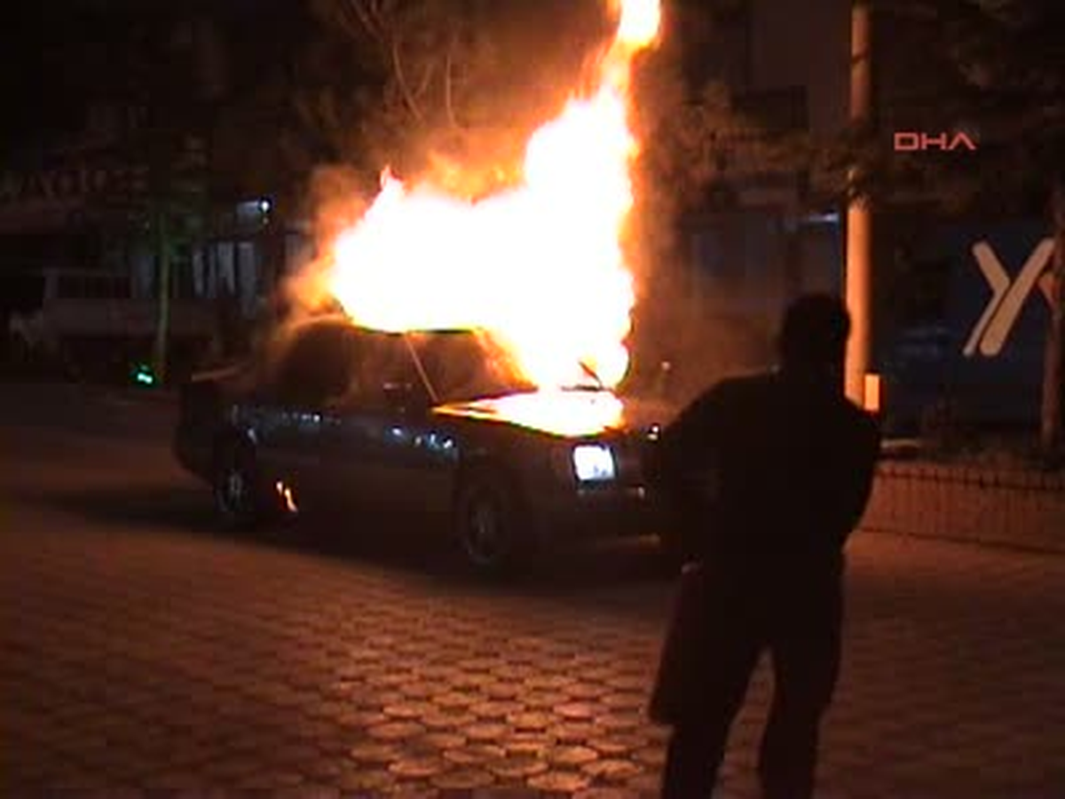 Yozgat Seyir Halindeki Otomobil Alev Alev Yandı