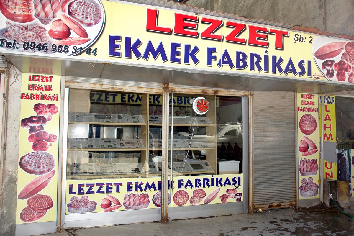 Yüksekova\'da Ekmek Fırınları, Pastaneler ve Lokantalar Kepenk Açmadı