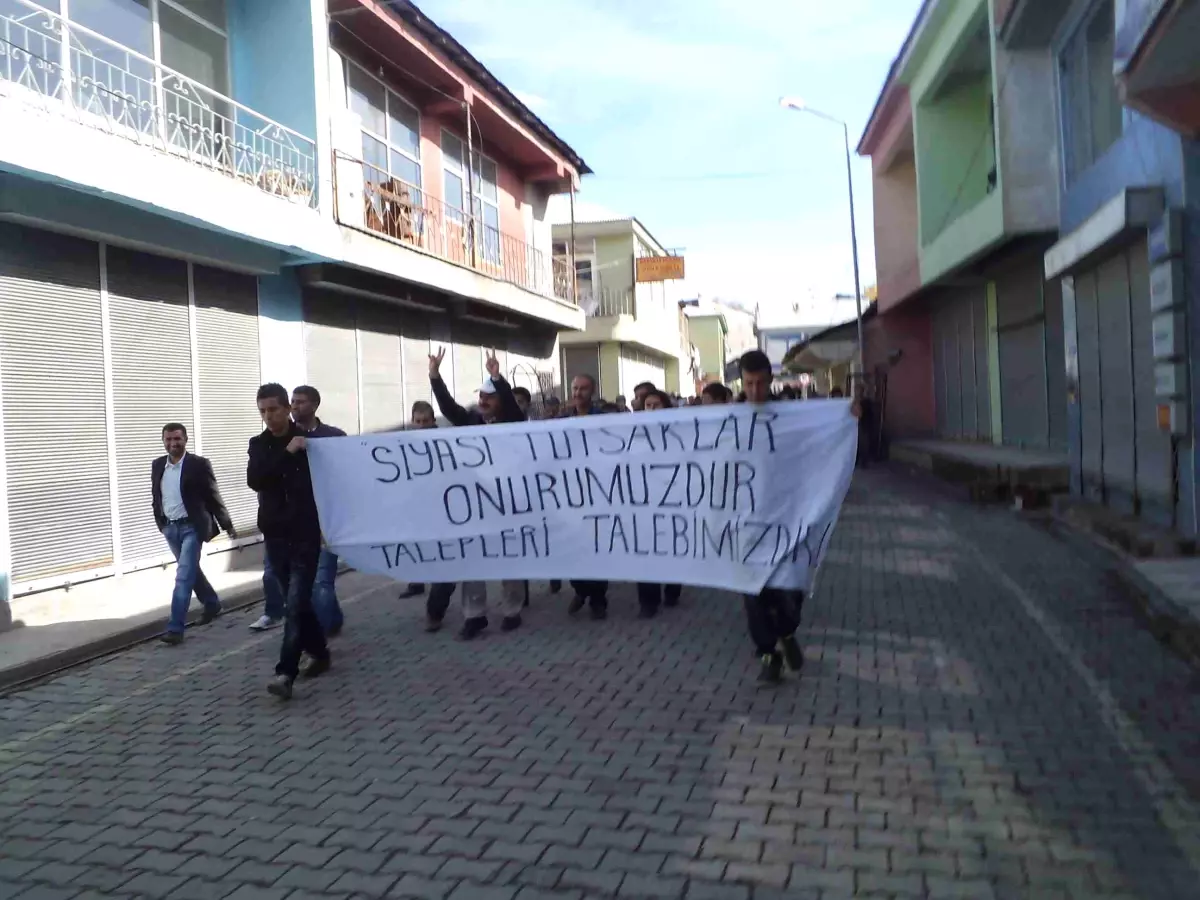 Açlık Grevine Yürüyüşlü Destek