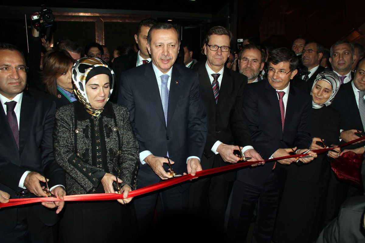 Başbakan Erdoğan Berlin Büyükelçiliği Hizmet Binasını Açtı 3