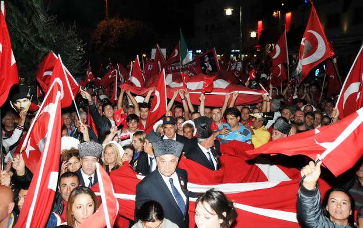 Bodrum\'da Fener Alayına 25 Bin Kişi Katıldı