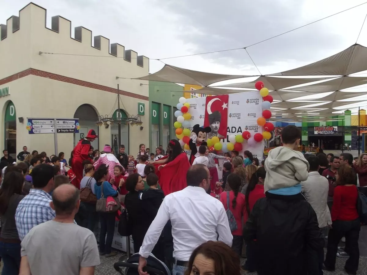 Cumhuriyet Bayramı Novada Outlet Söke\'de Coşkuyla Kutlandı