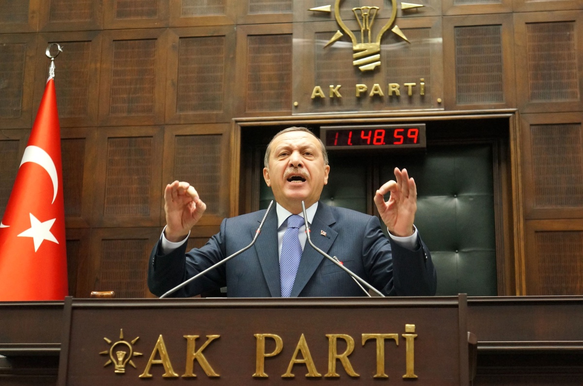 "Cumhuriyeti Tekellerine Almak İsteyenlere Geçit Vermeyeceğiz"