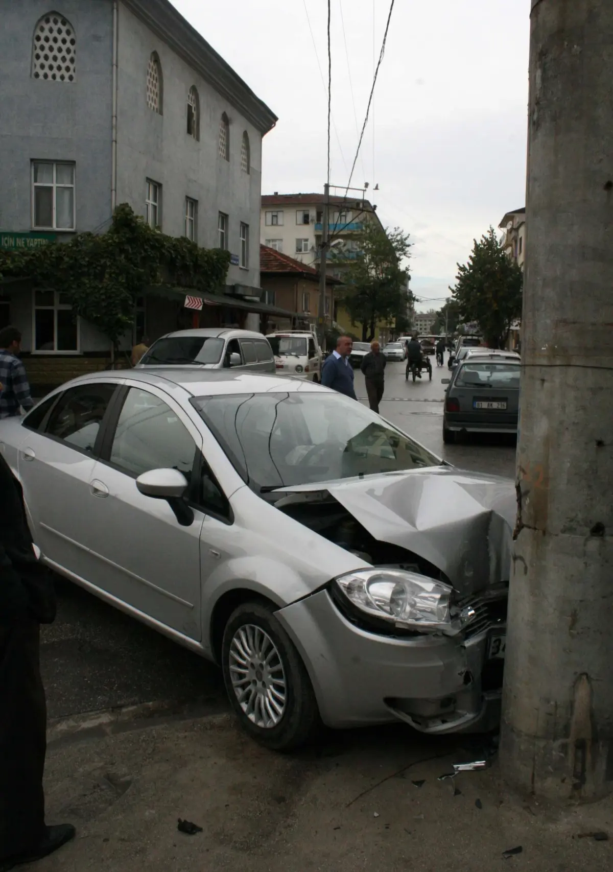 Düzce\'de Trafik Kazası: 2 Yaralı