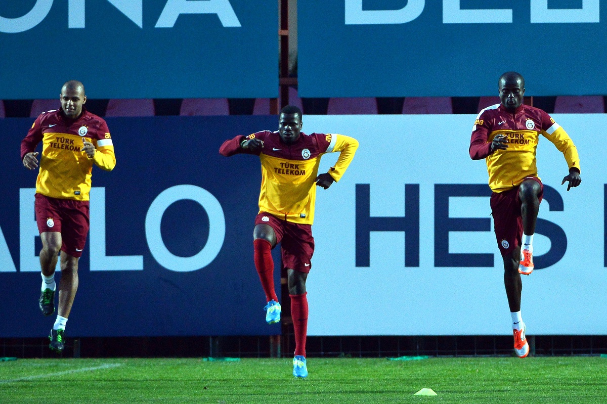 Galatasaray\'da Büyükşehir Belediyespor Maçı Hazırlıkları Sürüyor