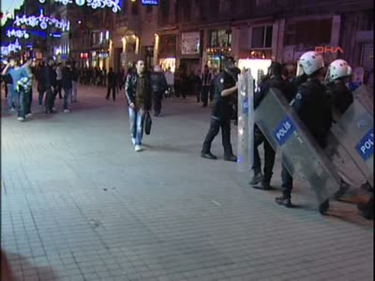 İstiklal Caddesi\'nde Molotofkokteylli Saldırı