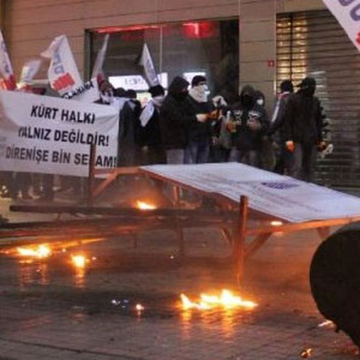 İstiklal Caddesi\'nde Molotofkokteylli Saldırı