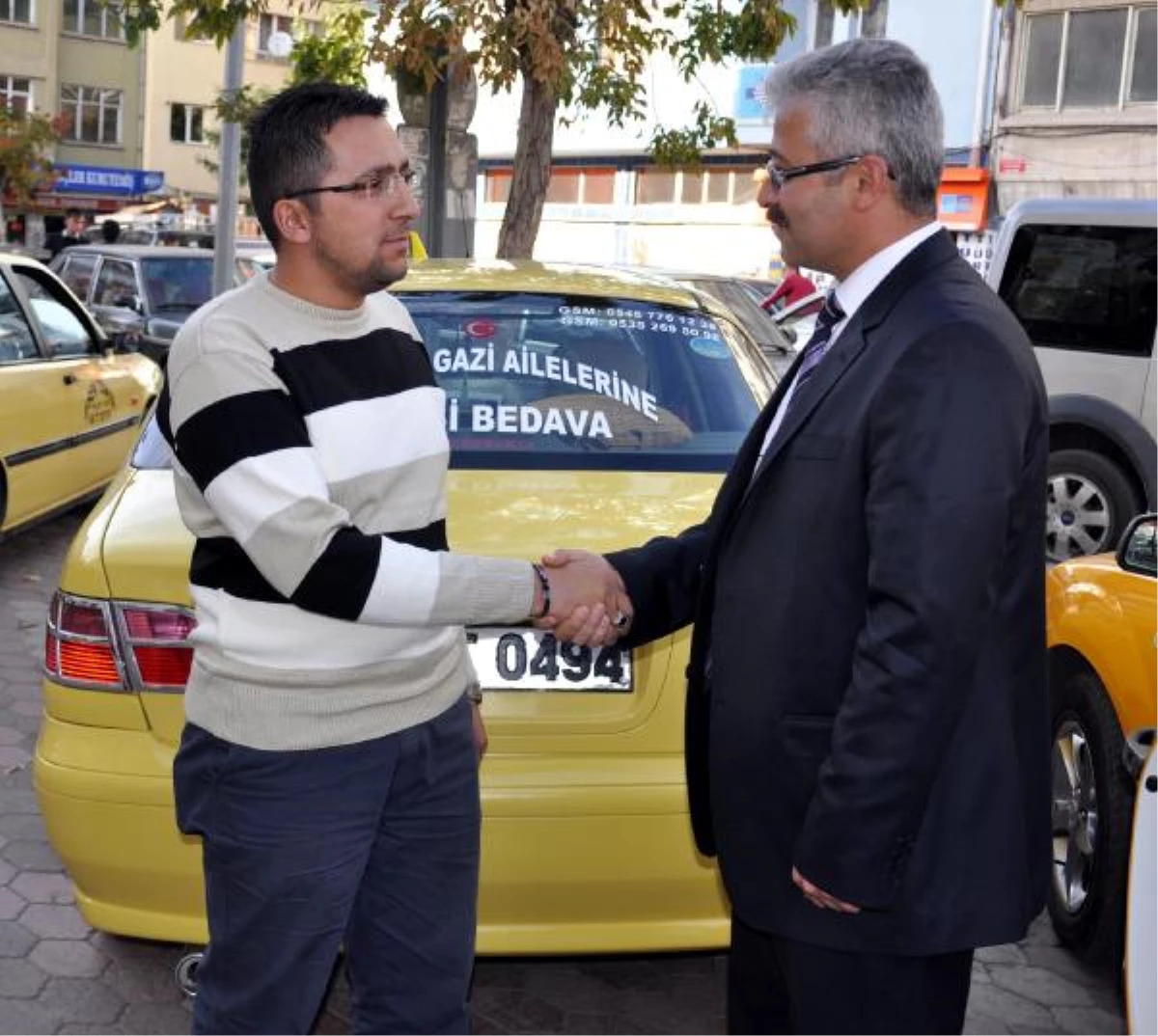 Şehit Ailelerine ve Gazilere Ücretsiz Taksi Hizmeti Veriyor