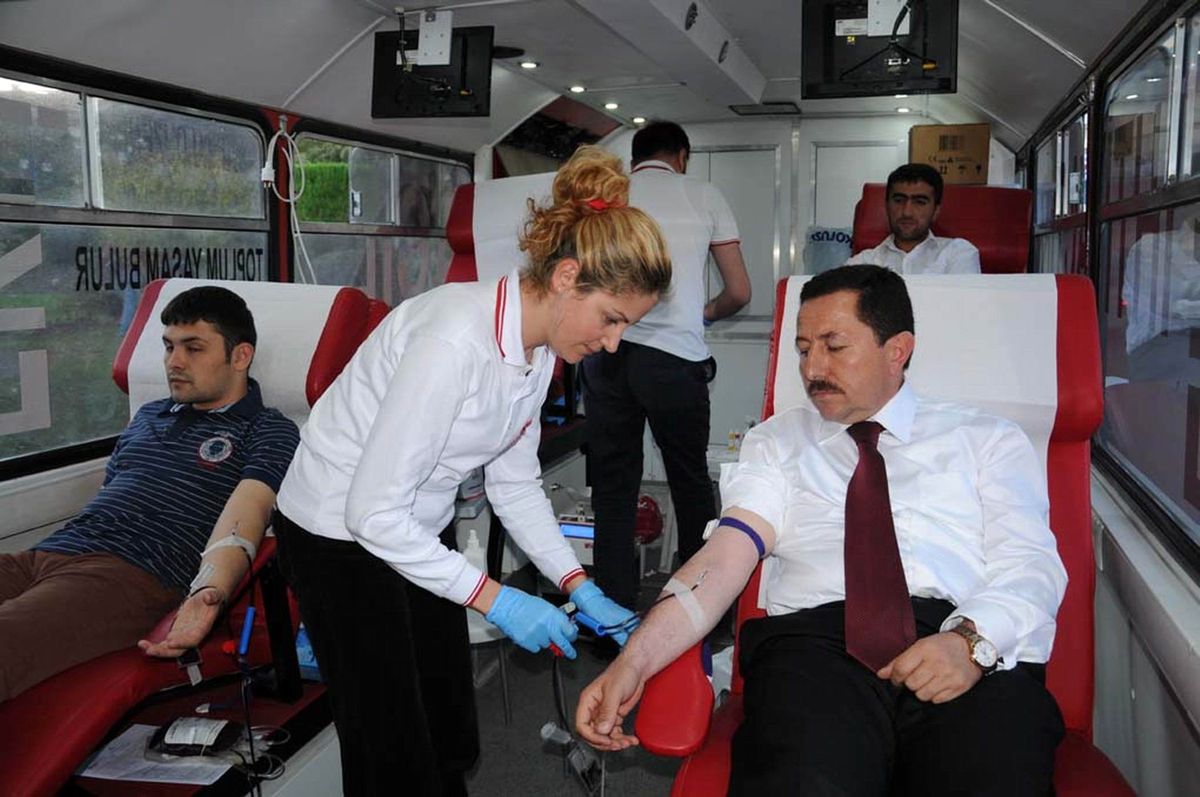 Vali Balkanlıoğlu\'ndan Örnek Davranış