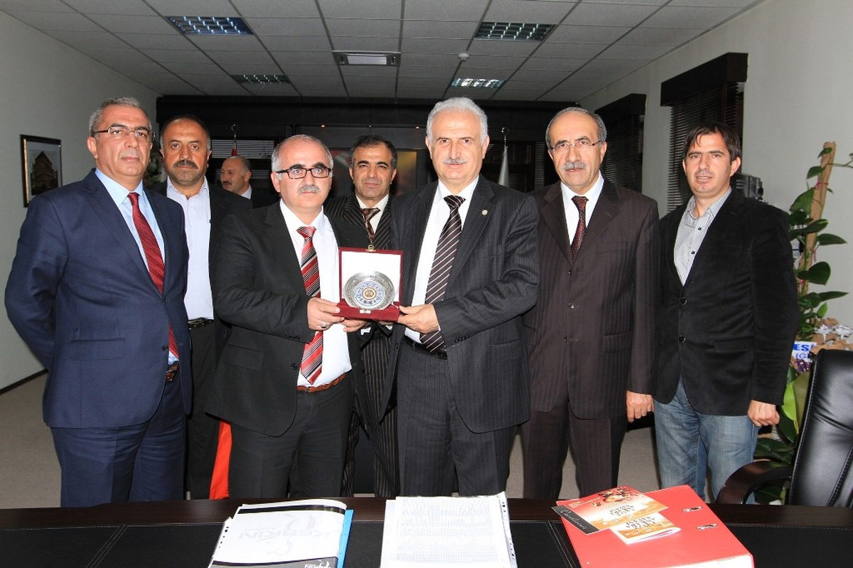 Atatürk Ünviversitesi Rektörü Koçak\'tan, Rektör Budak\'a Ziyaret