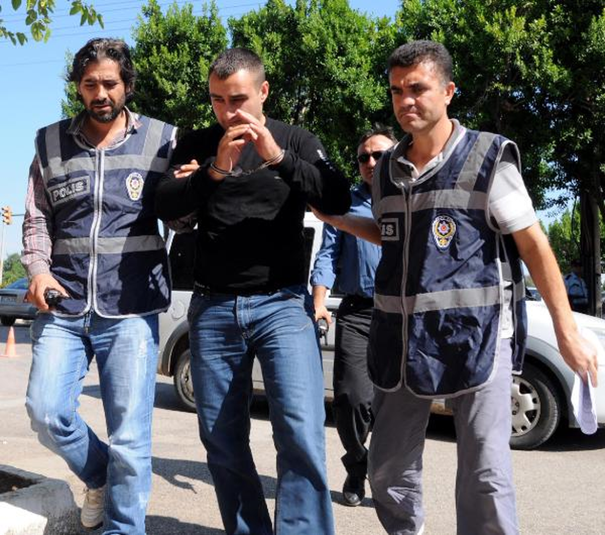 Kırmızı Bültenle Aranan Güreşçi Antalya\'da Yakalandı