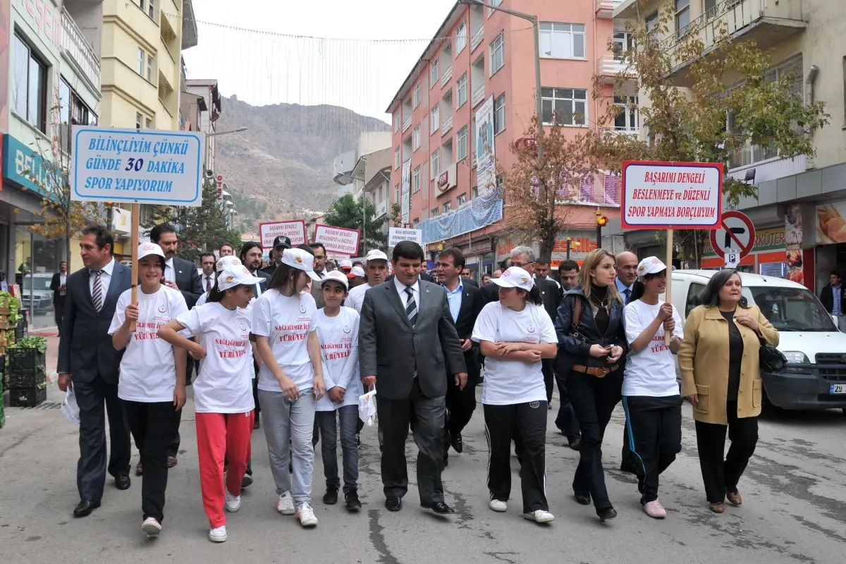 Gümüşhane\'de Sağlıklı Yaşam Yürüyüşü Yapıldı