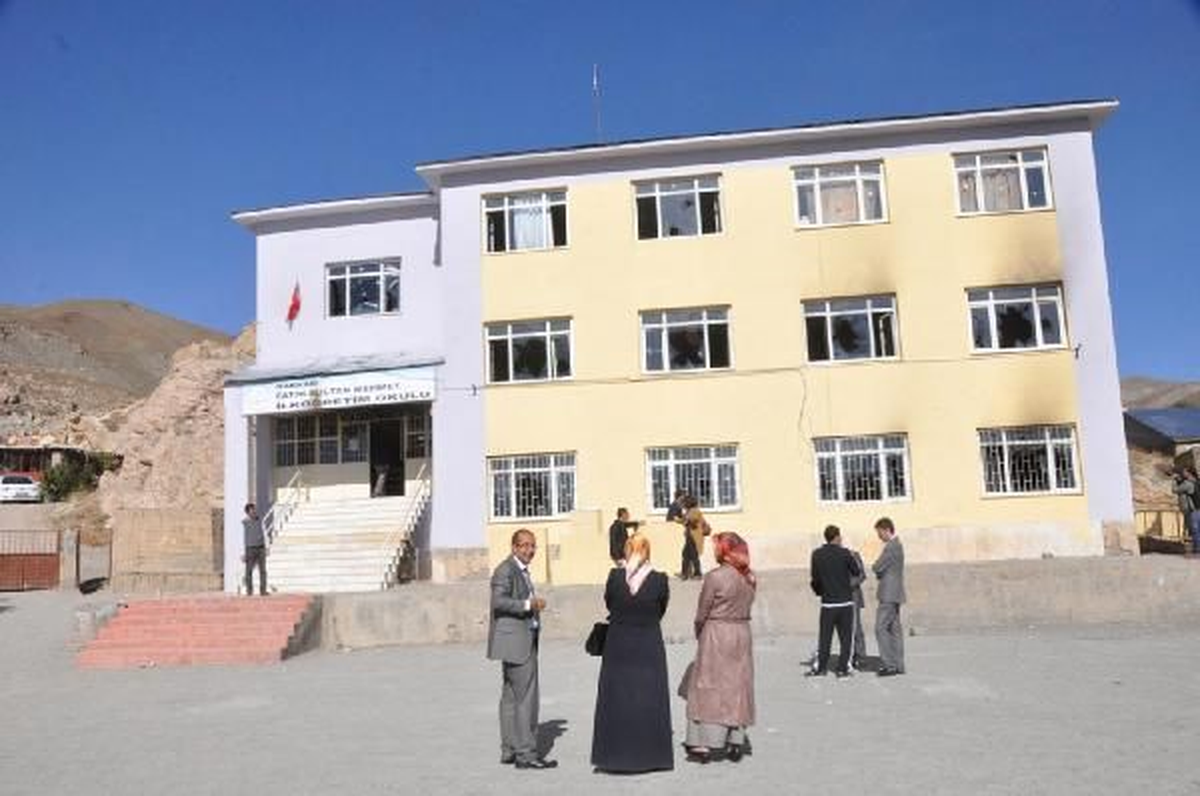 Hakkari\'de Aynı Okula İkinci Saldırı