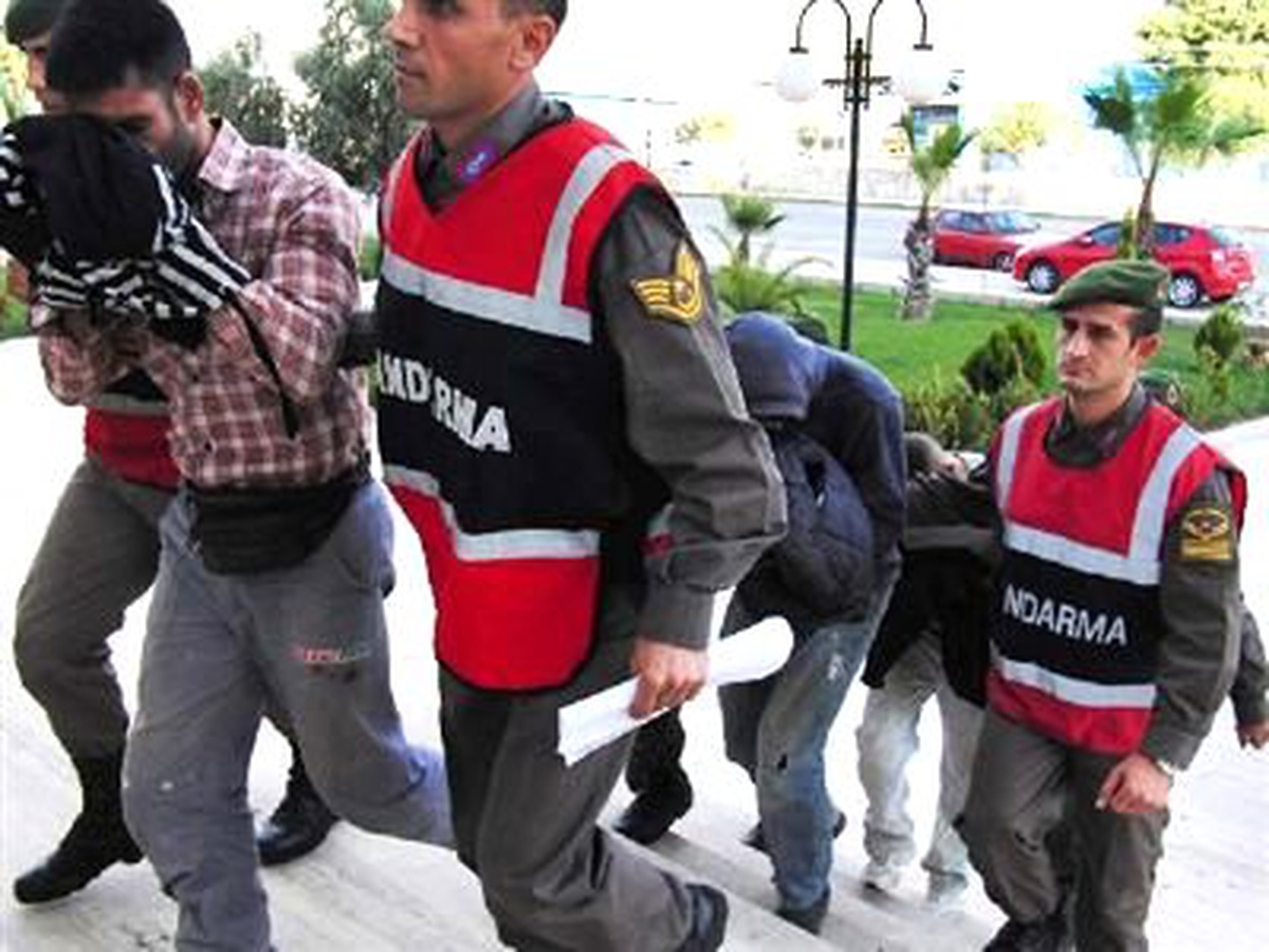 Kaçak Kazı Yapan 3 Kişi Suçüstü Yakalandı