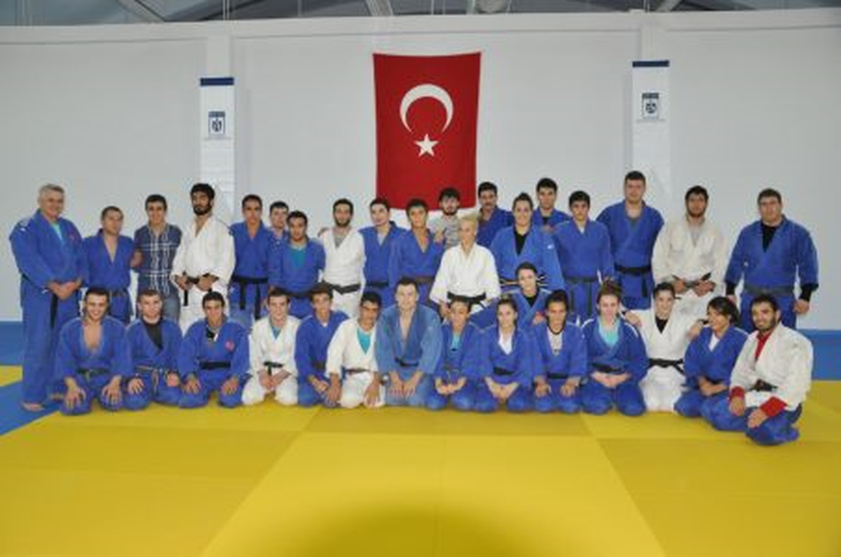 Kağıtspor\'lu Judocular Başkent Yolcusu