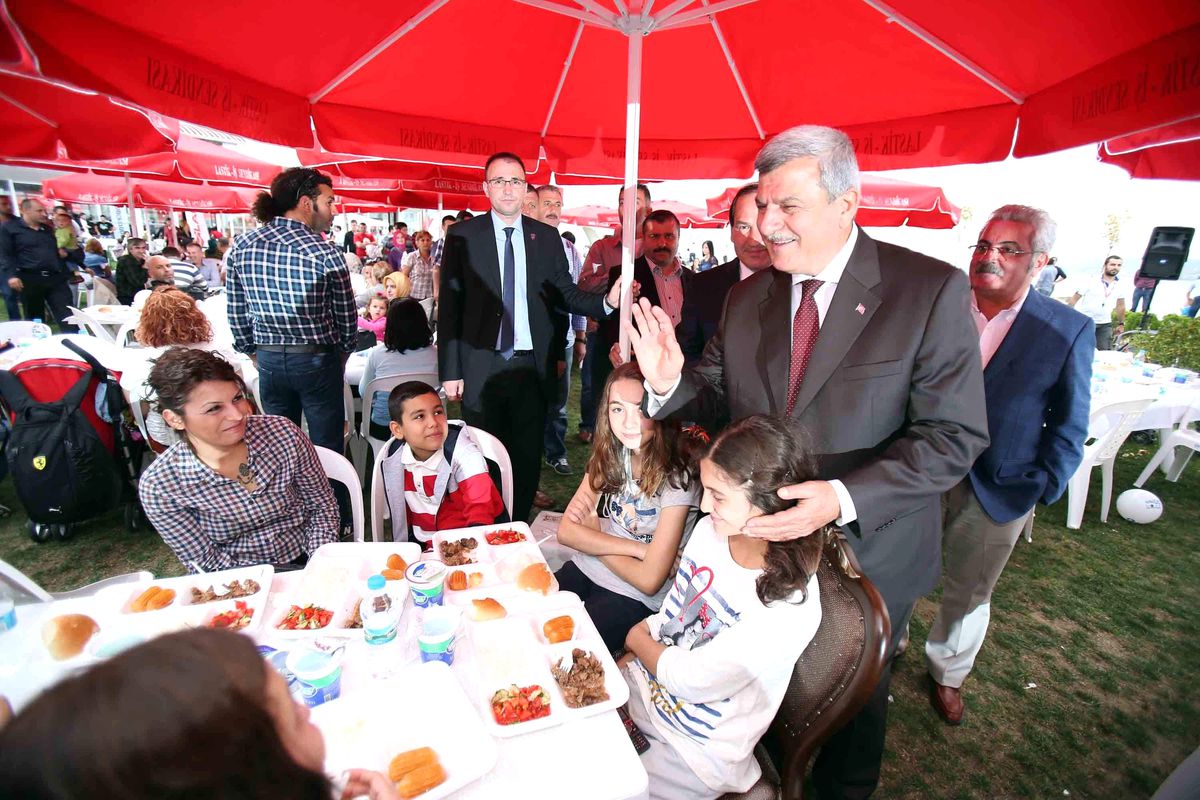 Karaosmanoğlu Brisa\'nın Aile Gününe Katıldı